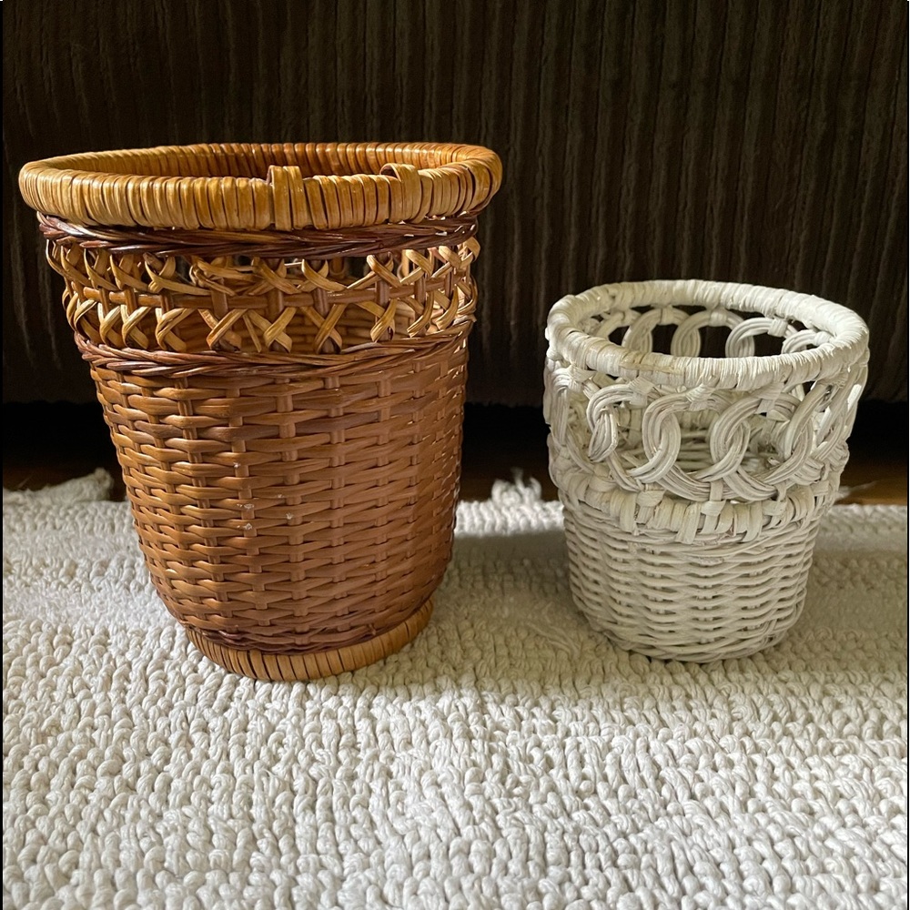 2 little baskets - pens & pencils